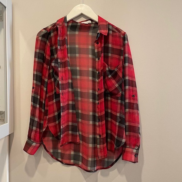 Gorgeous red and black long sleeve checkered button up shirt. - Picture 3 of 4